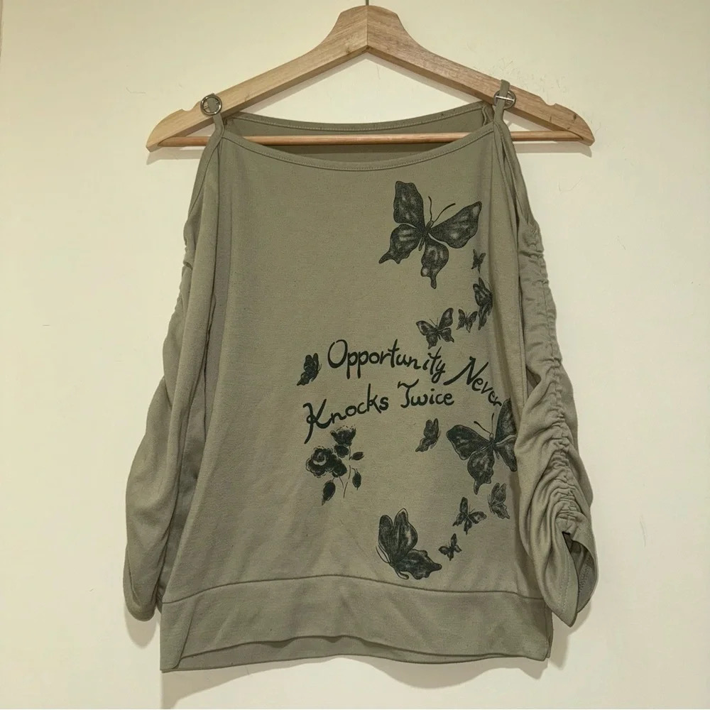 Women’s Y2K Miss Green O-Ring Long Sleeve Butterfly Graphic With Ruffle Sleeves